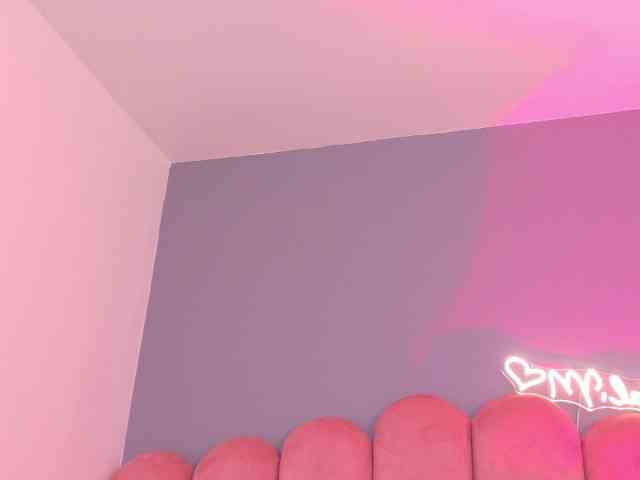 Kendalmiller webcam