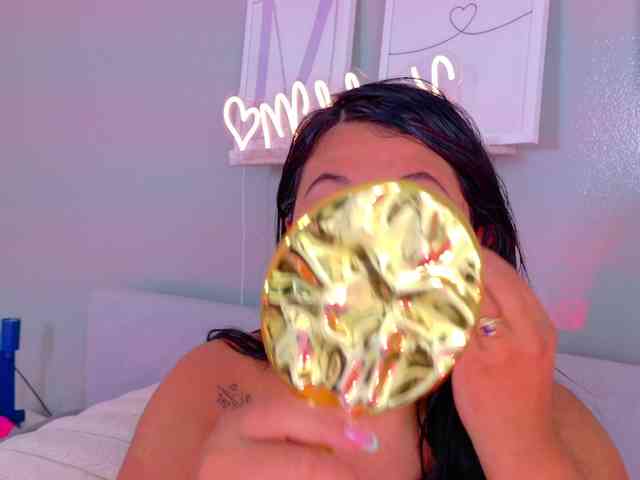 Kendalmiller webcam