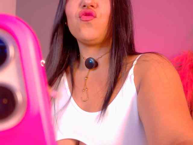 Kendalmiller webcam
