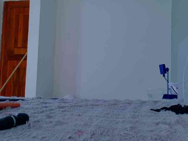 Kendalmiller webcam