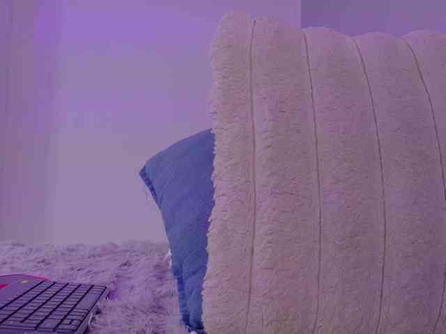 Kendalmiller webcam