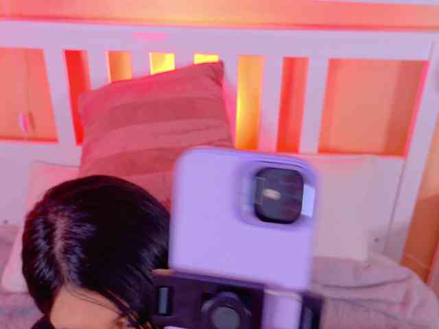 Kendalmiller webcam