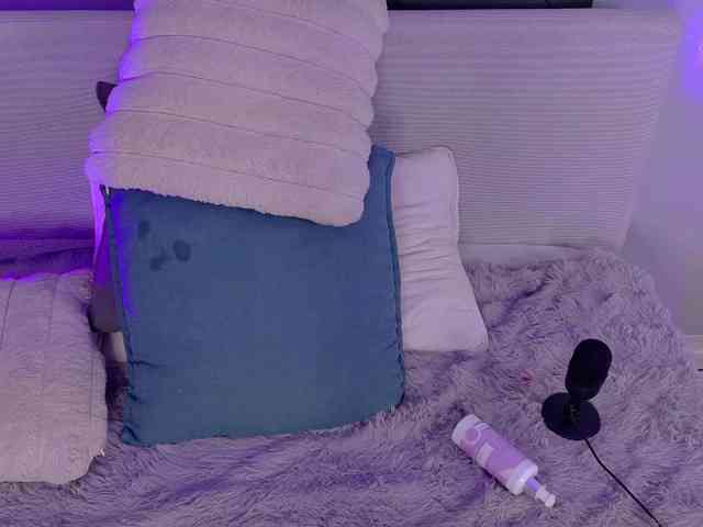 Kendalmiller webcam