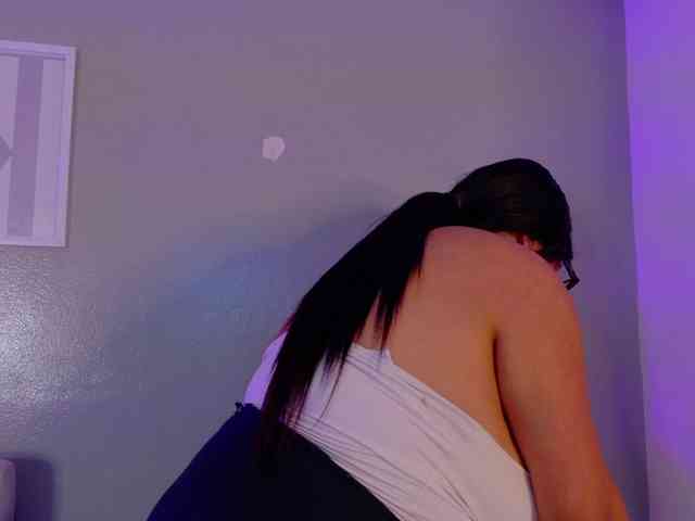 Kendalmiller webcam