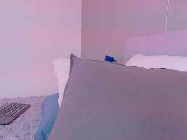 Kendalmiller webcam