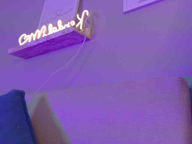 Kendalmiller webcam