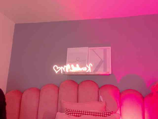 Kendalmiller webcam