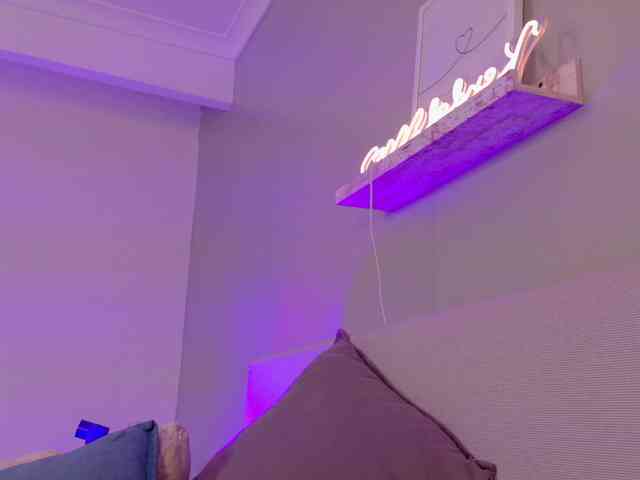 Kendalmiller webcam