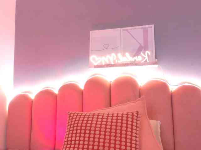 Kendalmiller webcam