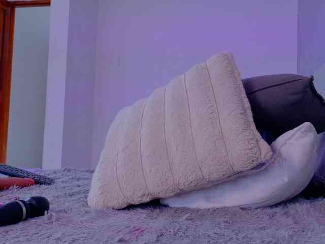 Kendalmiller webcam