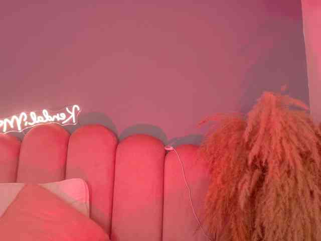 Kendalmiller webcam