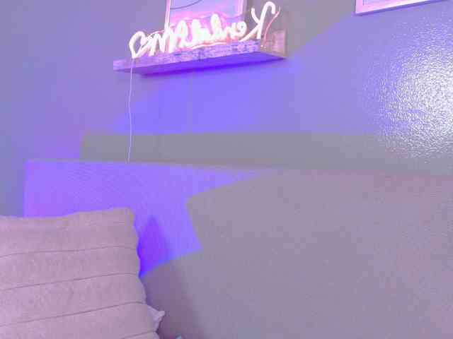 Kendalmiller webcam