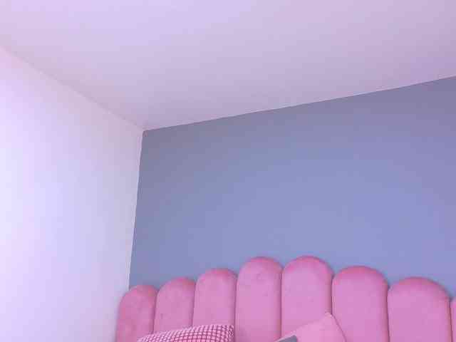 Kendalmiller webcam
