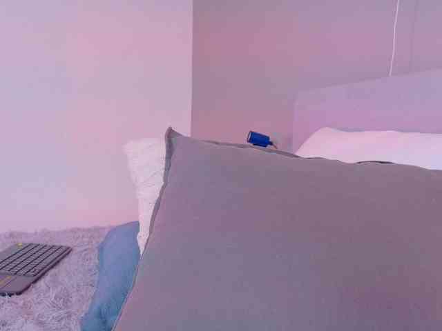 Kendalmiller webcam