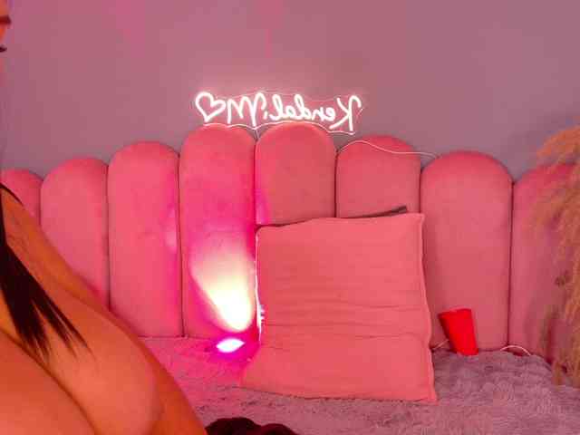 Kendalmiller webcam