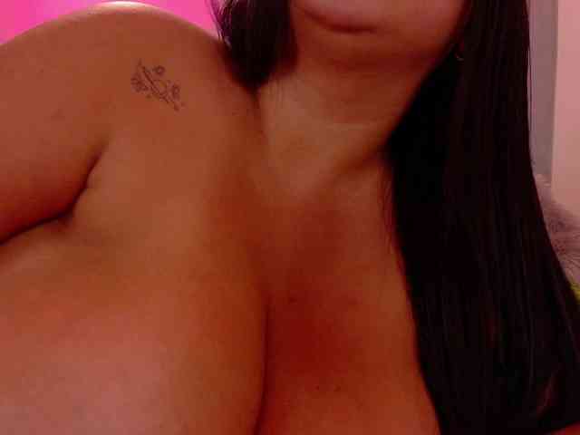 Kendalmiller webcam