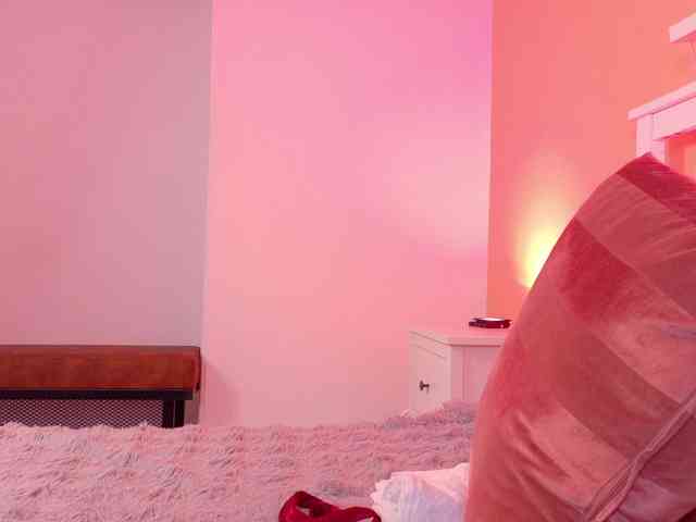 Kendalmiller webcam