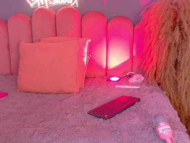 Kendalmiller webcam