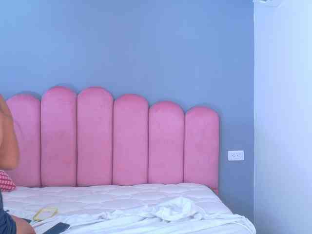 Kendalmiller webcam