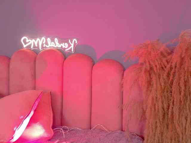 Kendalmiller webcam