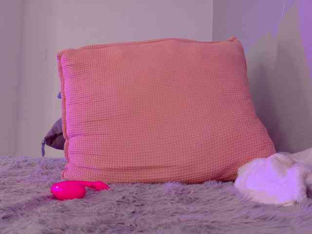 Kendalmiller webcam