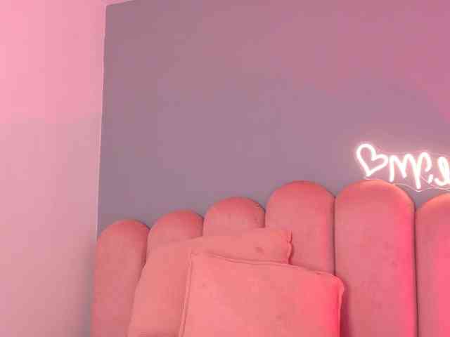 Kendalmiller webcam