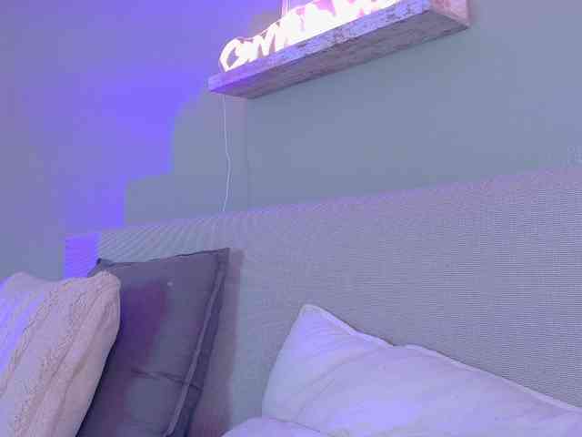 Kendalmiller webcam