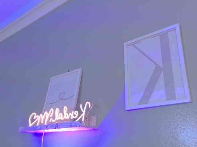 Kendalmiller webcam
