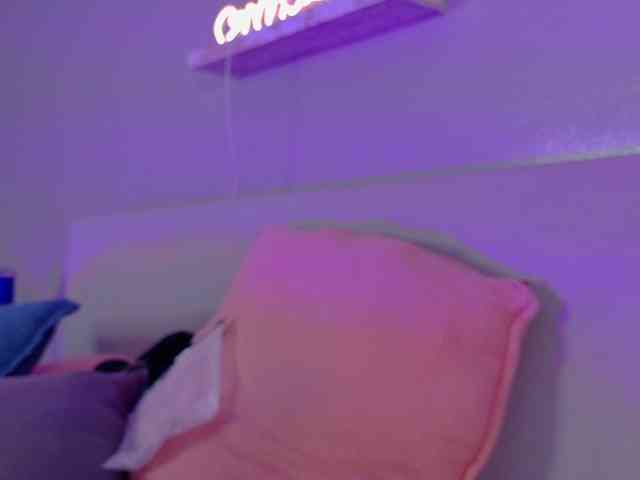 Kendalmiller webcam