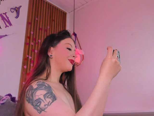 TiffanyWright live cam on BongaCams