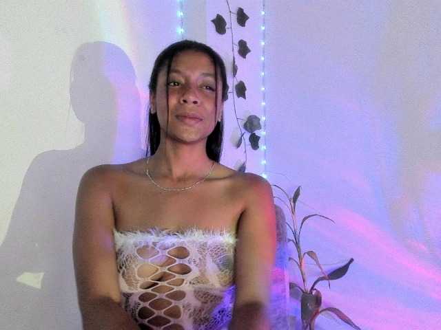 electrajones2 live cam on BongaCams