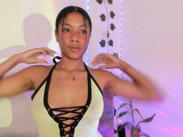 electrajones2 live cam on BongaCams
