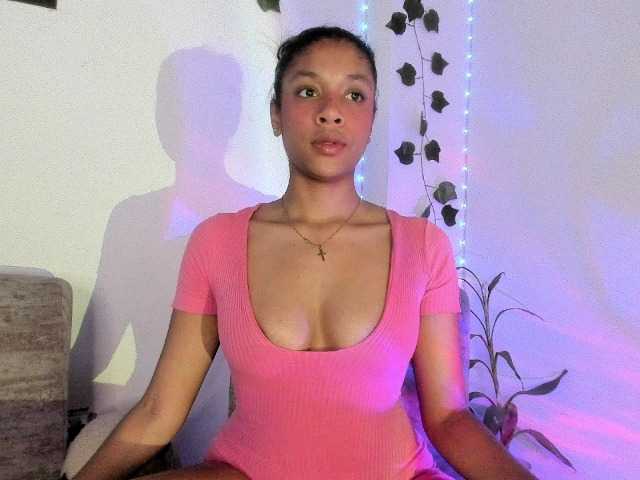 electrajones2 live cam on BongaCams
