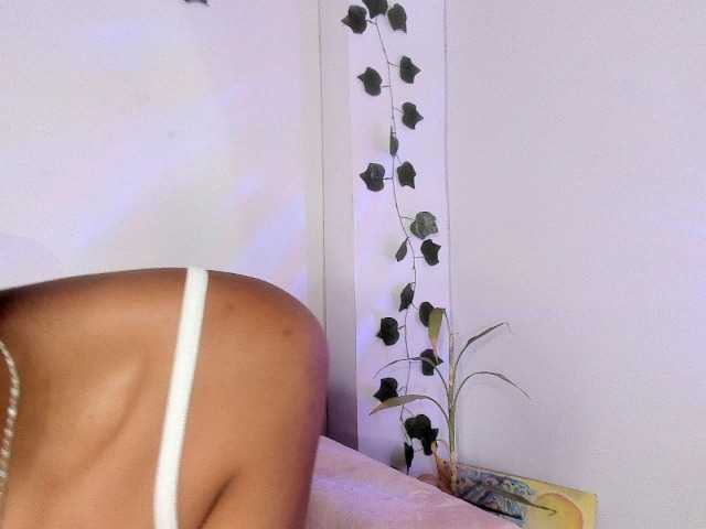 electrajones2 live cam on BongaCams