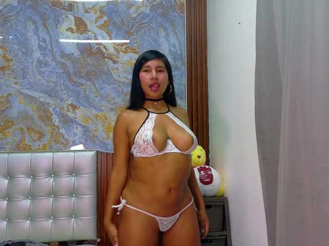 Mady29 live cam on BongaCams
