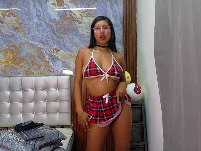 Mady29 live cam on BongaCams