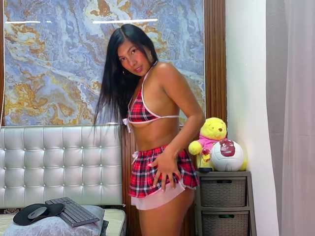 Mady29 live cam on BongaCams
