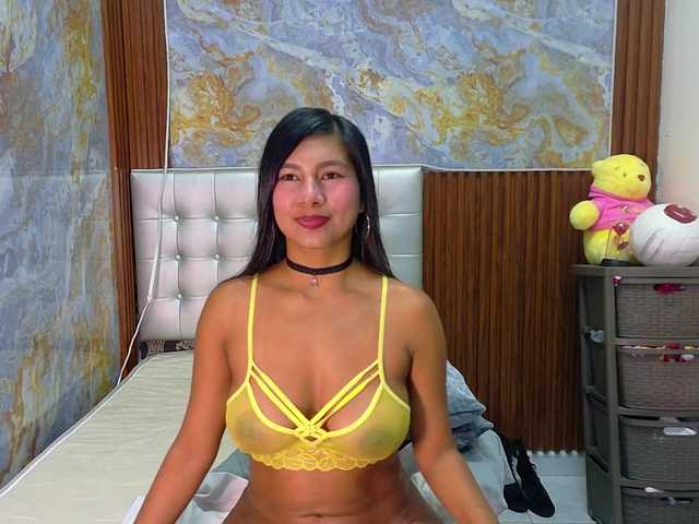 Mady29 live cam on BongaCams