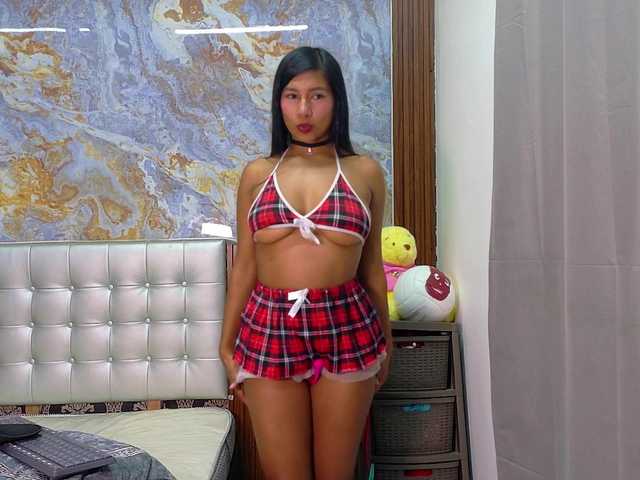 Mady29 live cam on BongaCams