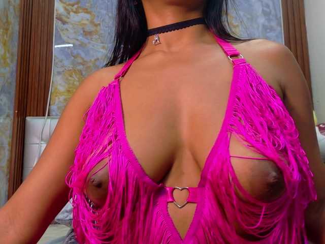 Mady29 live cam on BongaCams