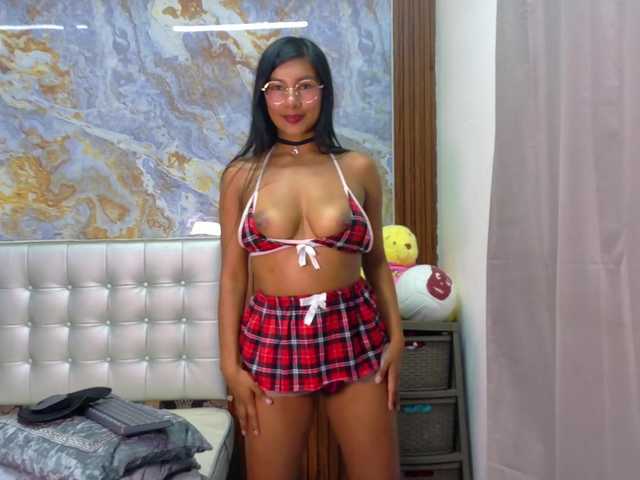 Mady29 live cam on BongaCams