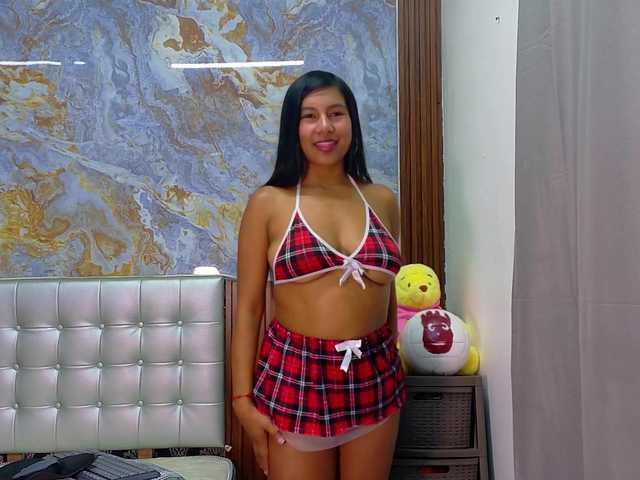 Mady29 live cam on BongaCams