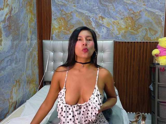 Mady29 live cam on BongaCams