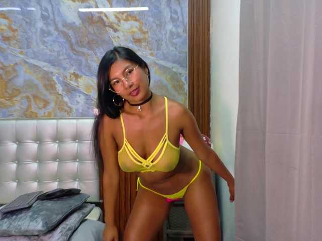 Mady29 live cam on BongaCams