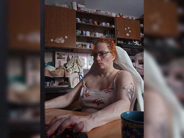 Lintu1 live cam on BongaCams