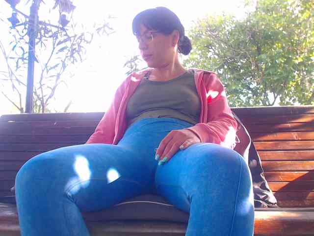 AnnBigLabia webcam