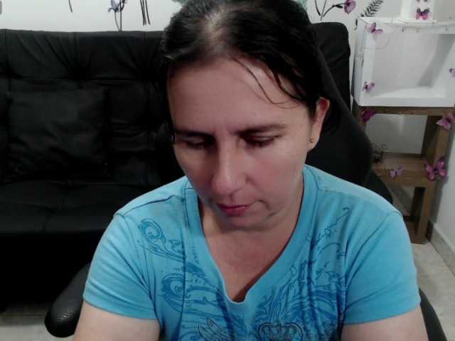 victoria-jones live cam on BongaCams