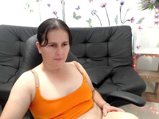 victoria-jones live cam on BongaCams