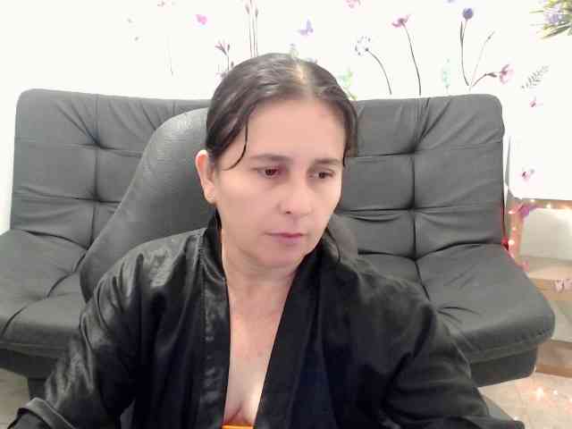 victoria-jones webcam