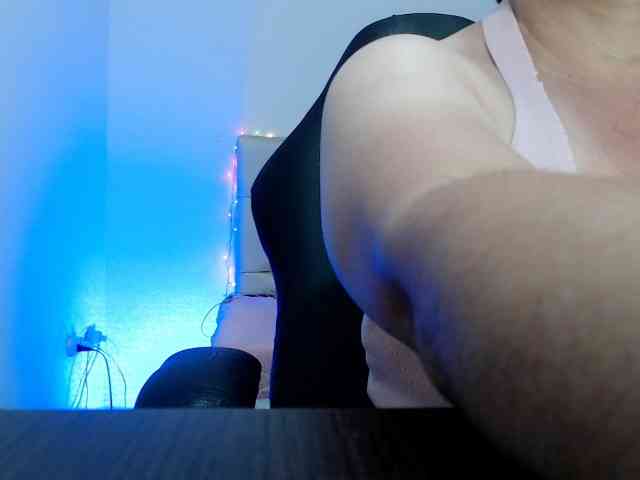 victoria-jones webcam